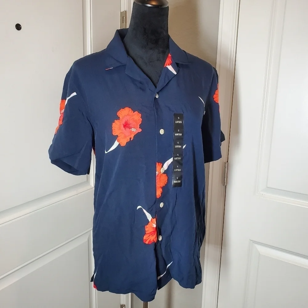 NWT BANANA REPUBLIC Men's Standard Fit Rayon Vacation Shirt Size Small Blue